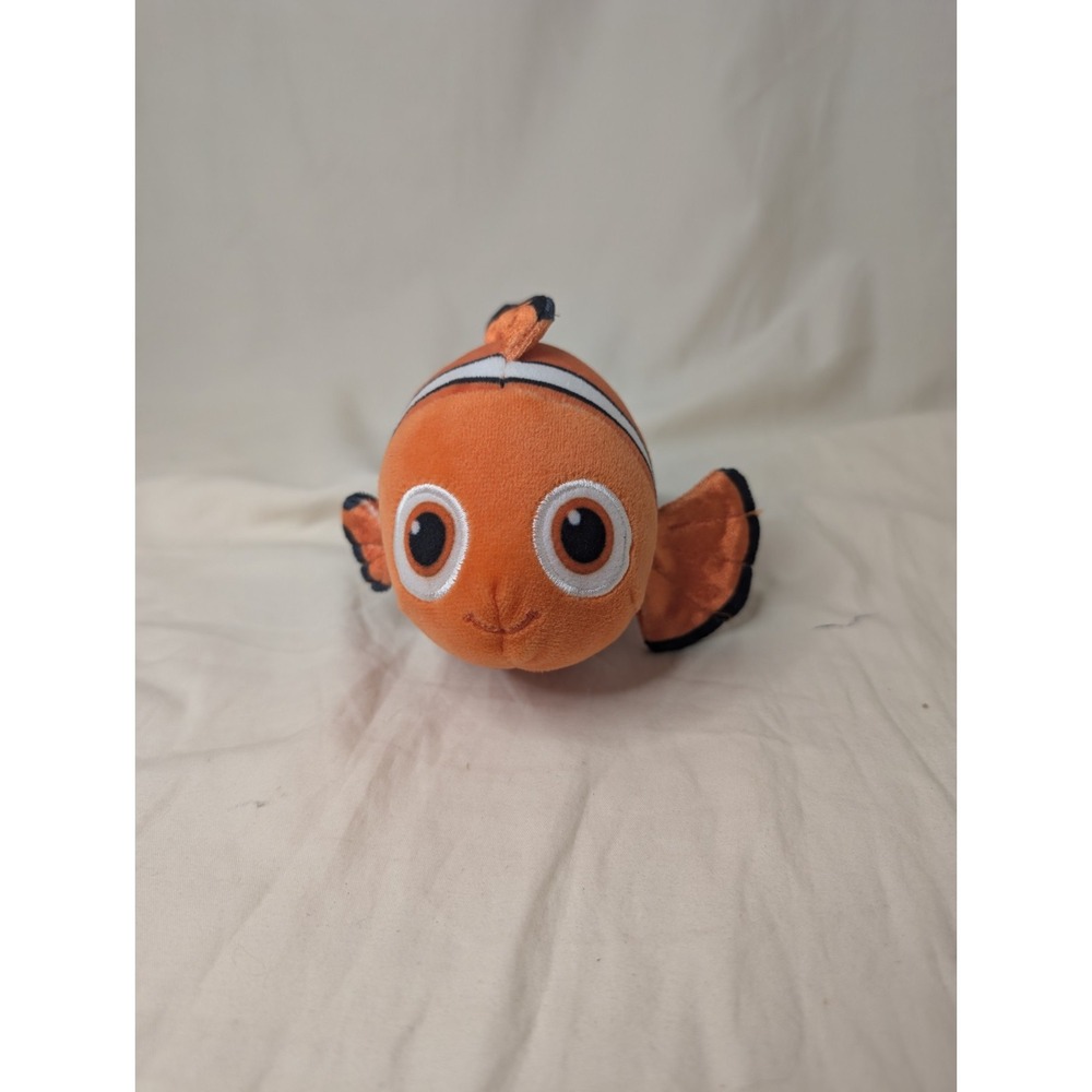 Disney Finding Dory Nemo Bean Bottom Plush By‎ BANDAI 6" Small